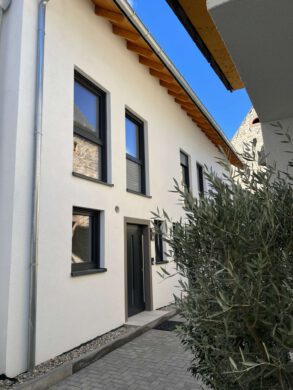Modernes Reiheneckhaus In Laudenbach mit Garten & Stellplatz, 69514 Laudenbach, Reihenendhaus